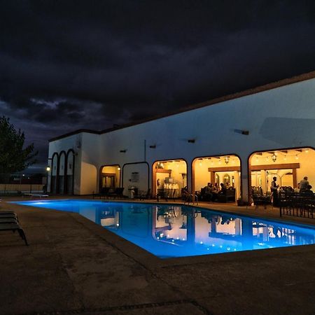 Hotel Hacienda Nuevo Casas Grandes エクステリア 写真