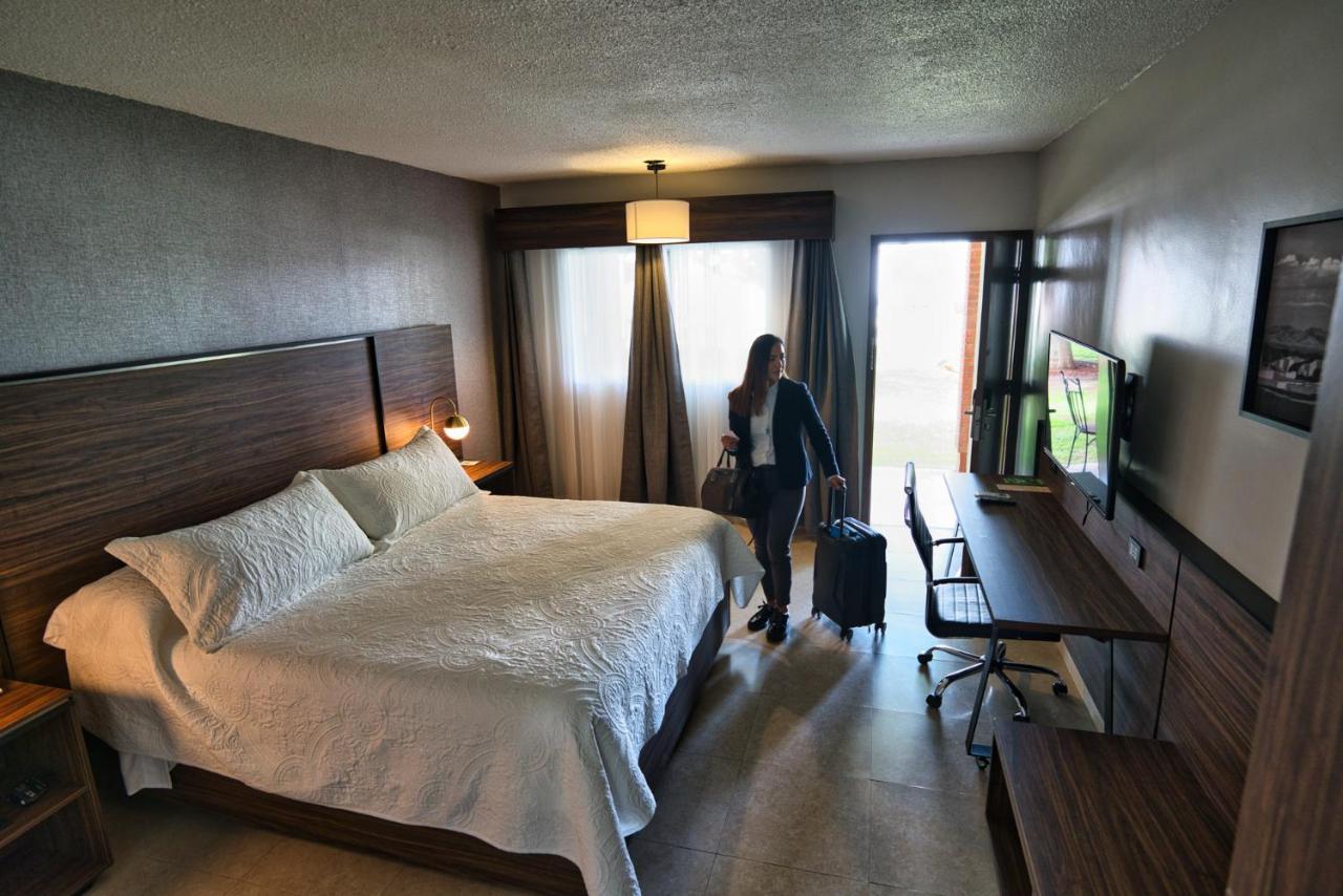 Hotel Hacienda Nuevo Casas Grandes エクステリア 写真