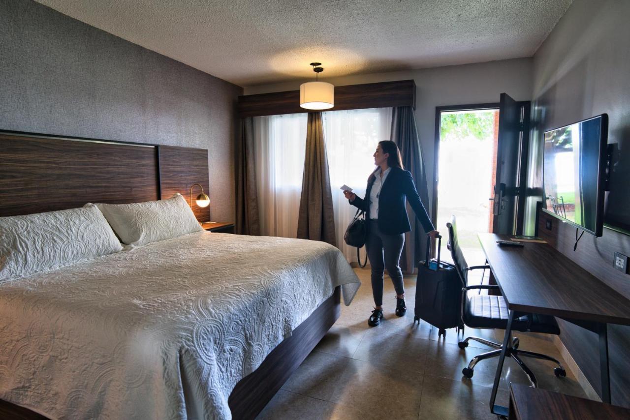 Hotel Hacienda Nuevo Casas Grandes エクステリア 写真