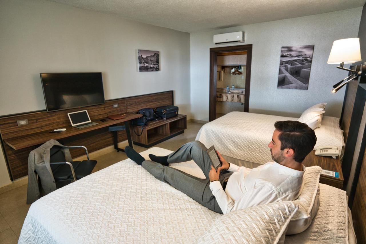 Hotel Hacienda Nuevo Casas Grandes エクステリア 写真
