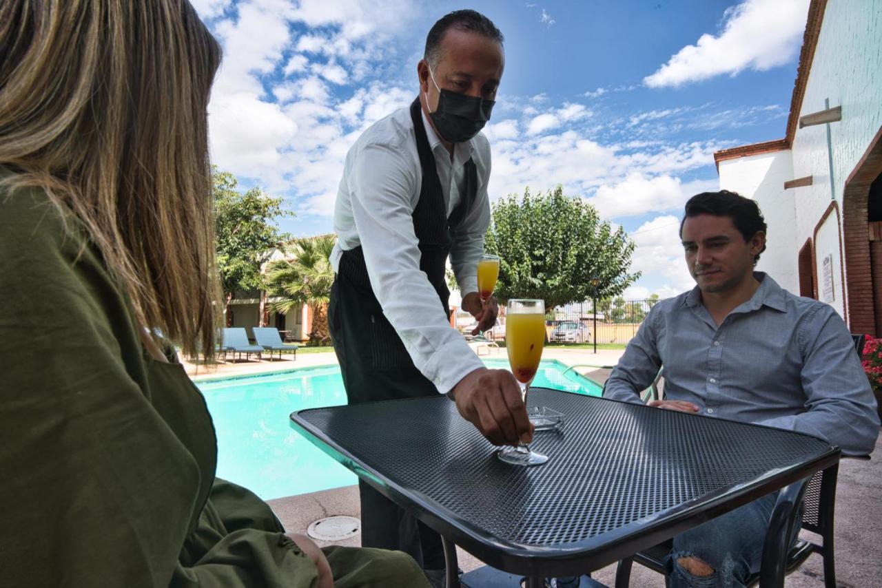 Hotel Hacienda Nuevo Casas Grandes エクステリア 写真