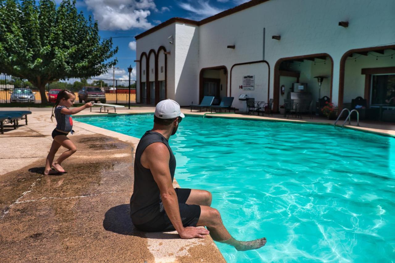 Hotel Hacienda Nuevo Casas Grandes エクステリア 写真