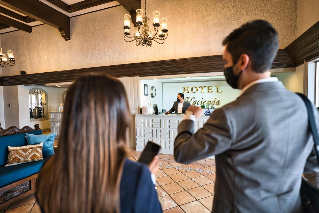 Hotel Hacienda Nuevo Casas Grandes エクステリア 写真