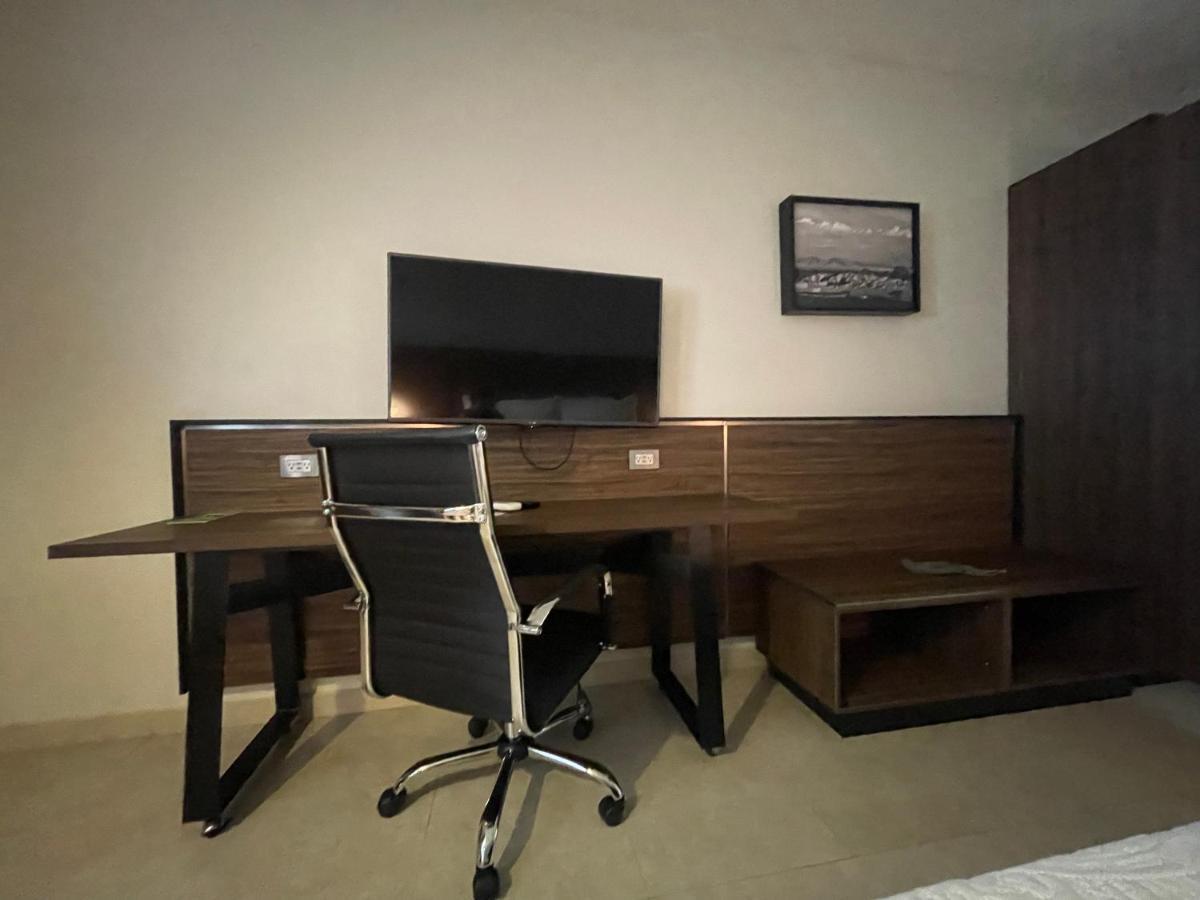 Hotel Hacienda Nuevo Casas Grandes エクステリア 写真