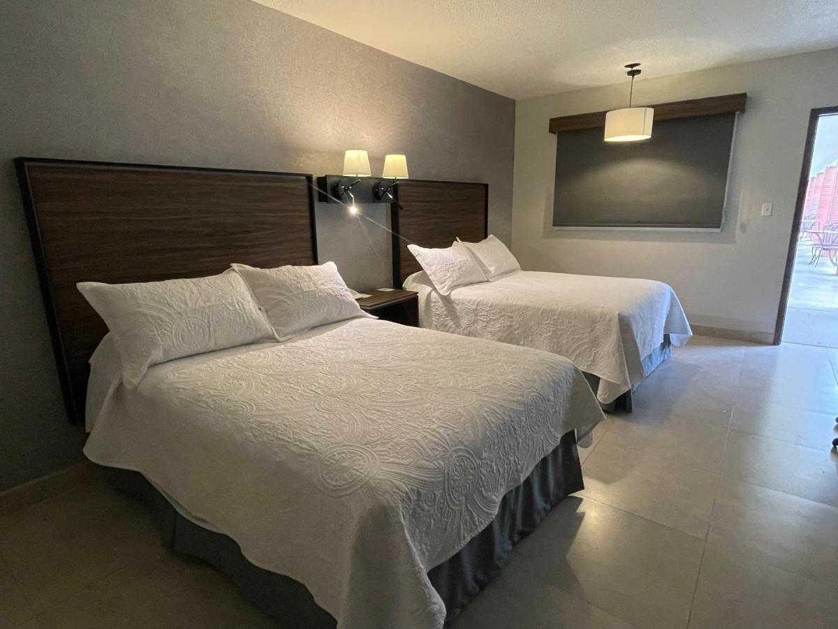 Hotel Hacienda Nuevo Casas Grandes エクステリア 写真