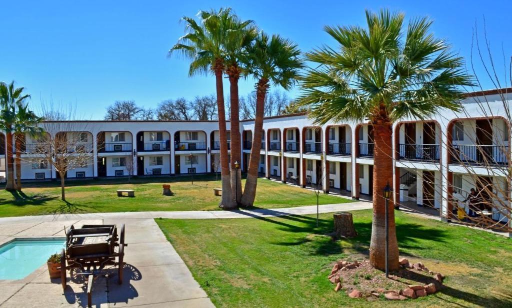 Hotel Hacienda Nuevo Casas Grandes エクステリア 写真